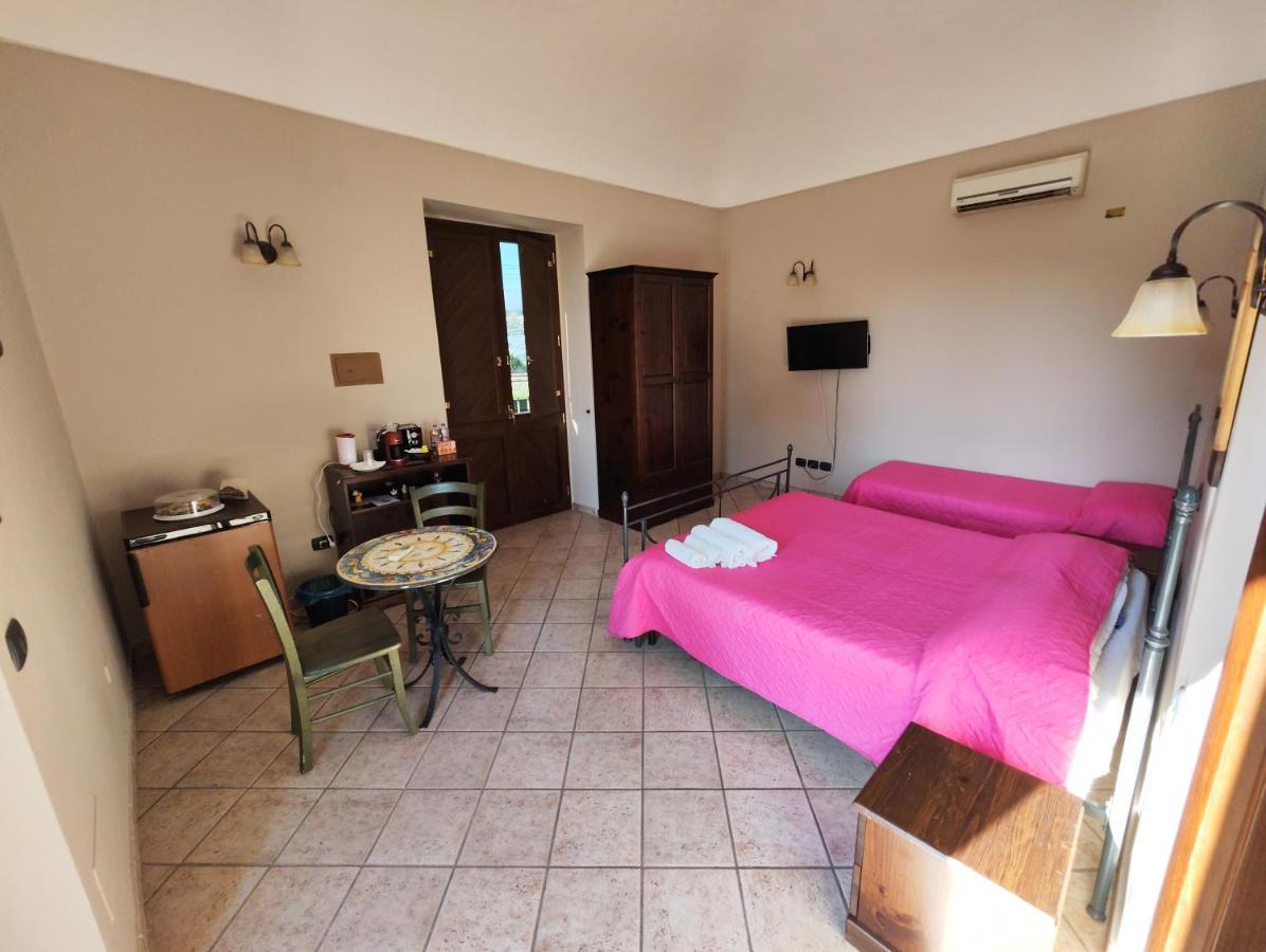 Le Grotte Bed and Breakfast Riposto Eksteriør billede